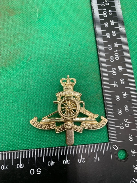 ROYAL ARTILLERY BRITISH Army Cap Badge Queen's Crown £6.00 - PicClick UK