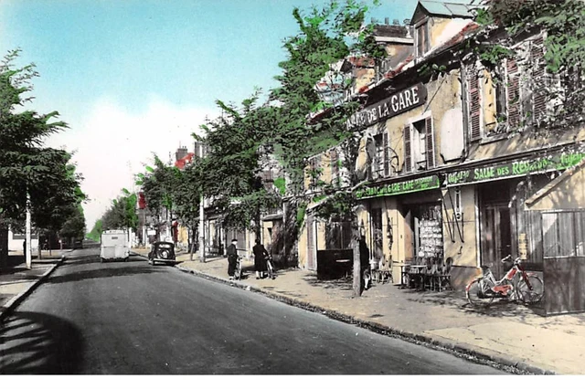 95 .n° 110605 . persan . moto . cafe de la gare . rue gaston vermeire .cpsm .