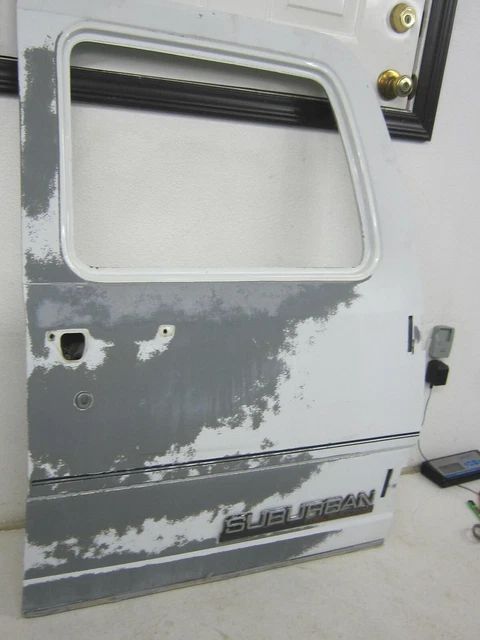 73-91 Chevrolet Suburban RH Barn Door Very Nice Shape #2 RH PASS SIDE