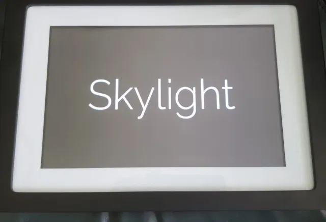 Skylight Frame 10 inch Wi-Fi Digital Picture Frame