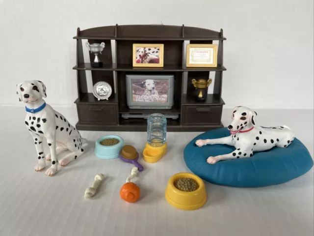 CHAMPION BREEDS - Collector Playset - Dalmation Set (2 Dogs & Accessories)