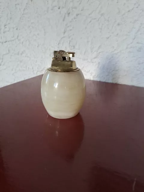 briquet de table en albatre