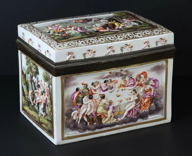 Schöne Capodimonte - Stil Porzellan Schmuckbox, Mitte 19. Jahrhundert