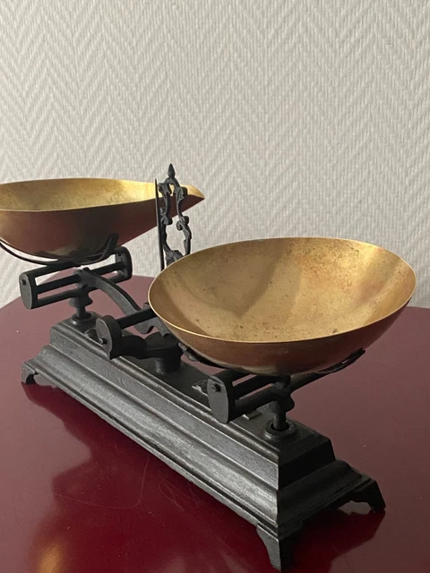 ANCIENNE BALANCE TYPE Roberval en fonte et cuivre 15 kg. EUR 50,00 - FR