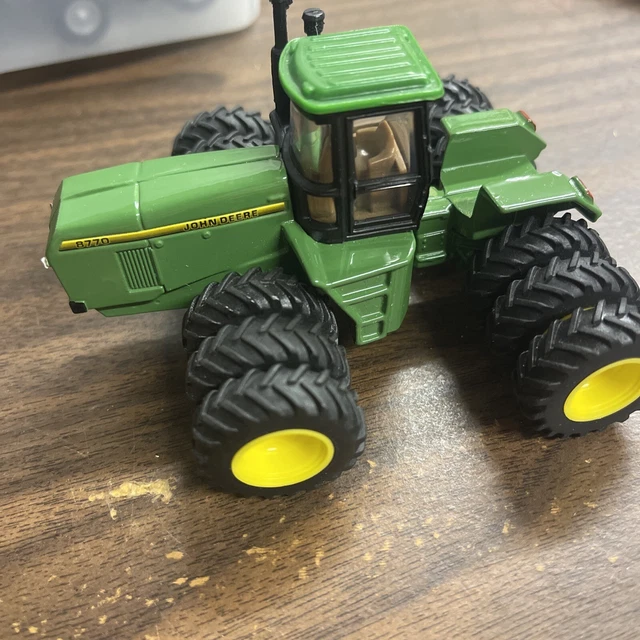 Ertl John Deere 8770 Tractor 4wd With Triples  Die-Cast 1/64 Scale Near Mint