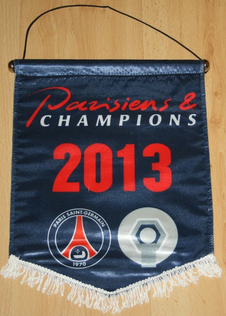 Paris Saint-Germain Crest Stripe Pennant - Large