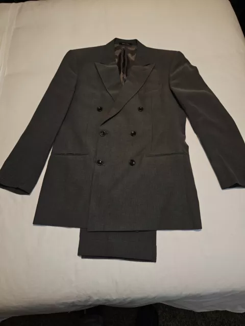 Handsome Giorgio Armani Suit 40R in Excellent Condition