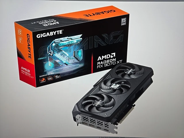 GIGABYTE RADEON RX 9070 XT GAMING OC 16G 3060Mhz Boost GV-R9070XTGAMING ...