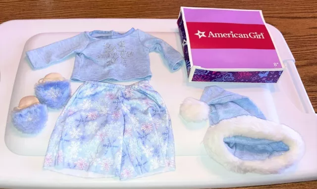 American Girl 2006 LET IT SNOW SLEEP SET  + Box ~ Snowflake Pajamas, EUC