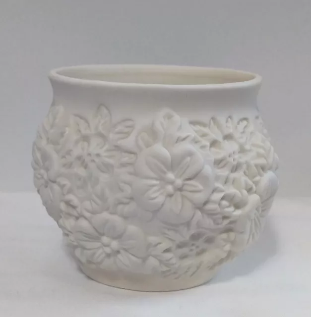 PartyLite Bisque Porcelain Collection Votive Candle Holder -Garden Flowers P7158