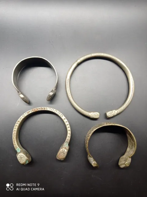 4 anciens Bijoux Bracelets Africain en Bronze , art Ethnique , Kabyle .