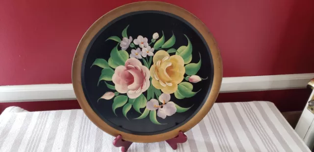 VINTAGE 1940s HAND PAINTED FLORAL ROSES ROUND TOLE TRAY GORGEOUS ROSES GREAT