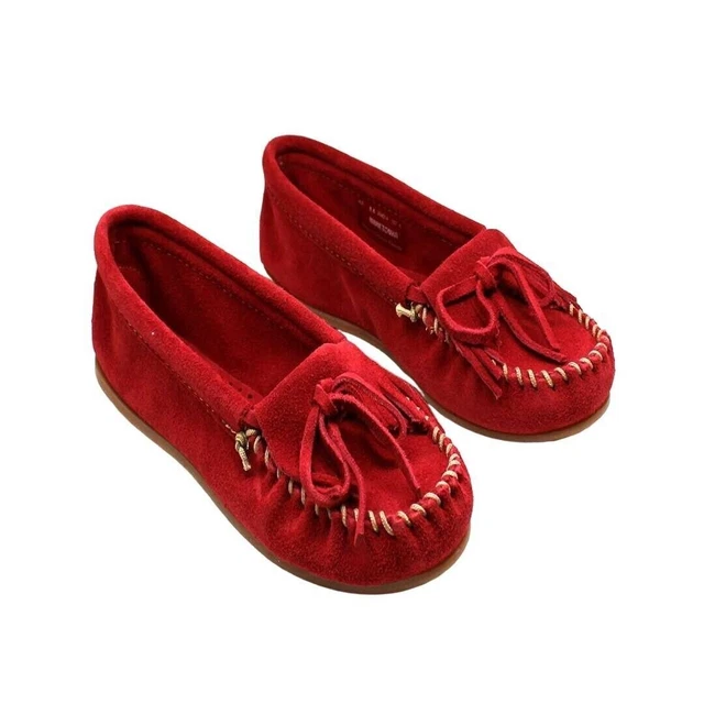Minnetonka Women s Kilty Hardsole Moccasin (size 8.5 )