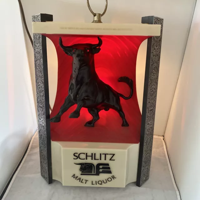 Vintage Schlitz Malt Liquor Bull Figure Plastic Beer Light Up Beer Sign