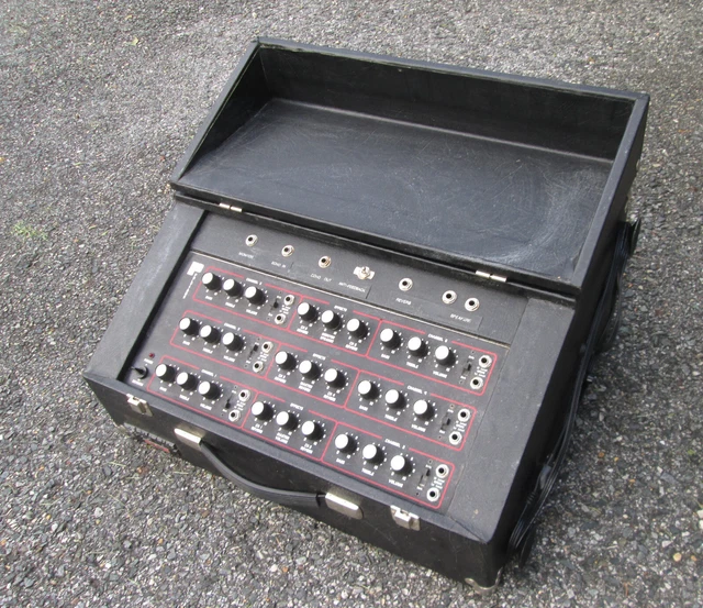 RARE VINTAGE 1970s Polytone 120 SIX CHANNEL 75 WATT POWERED MIXER, USE KEYBOARD