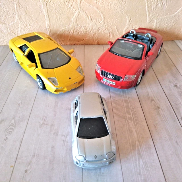 Lot De 2 Voitures Maisto à Friction - Modèles 15027 Et 15029 - état Neuf Dans Boîte