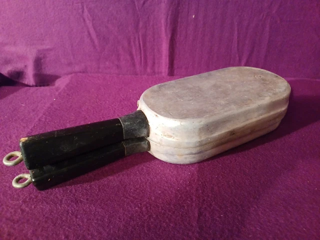 Vintage MIRACLE MAID Omelet Fish Pan Hinged Folding Cast Aluminum Cookware