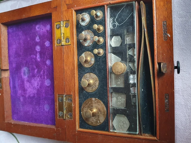 Alter Gewichtssatz, Feingewichte & Waage "W. Hosch Giessen" Weights & scale g&mg 2