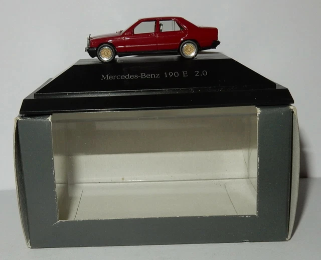 Voiture Miniature Wiking HO 1/87 Mercedes-Benz 230 TE Vert Foncé - Boîte Collector #15413
