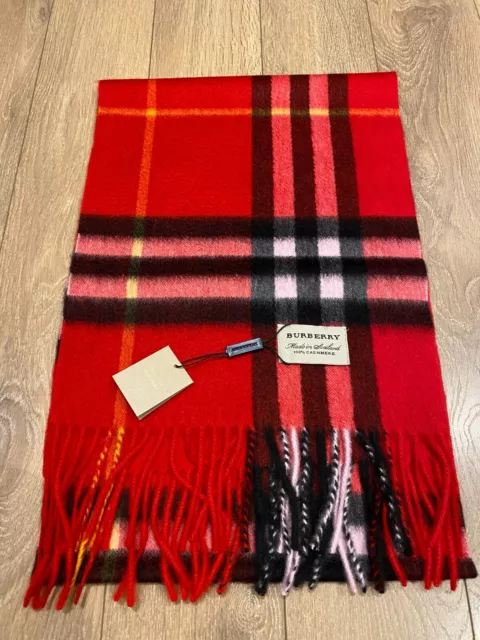 Burberry parade red scarf hotsell