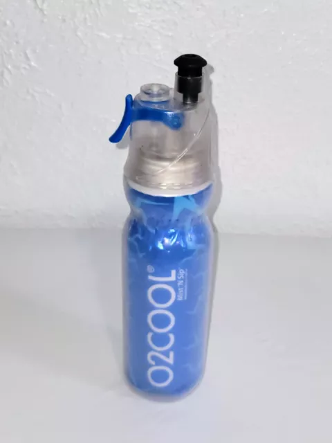 02Cool Mist 'N Sip water bottle Squeeze Trigger to Mist 20 OZ. 590 ML Insulated