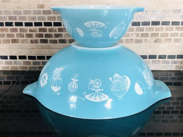Vintage Pyrex Promo Balloons Chip & Dip 1958 Cinderella bowl set #444 and #441 Vintage Pyrex Promo Balloons Chip & Dip 1958 Cinderella bowl set #444 and #441