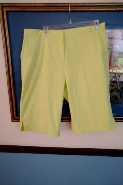 CALLAWAY GOLF Bermuda Short Womens Golfing Shorts  Excellent Cond Size 16