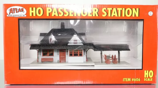 Atlas Passenger Station HO scale