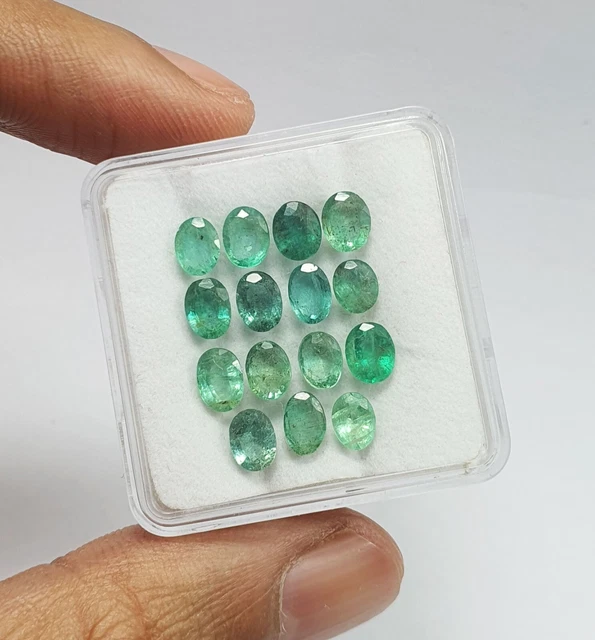 Émeraude Naturelle Non Traitée De Zambie - 0,54 Carats - Couleur Verte Menthe - Taille Ovale Excellente