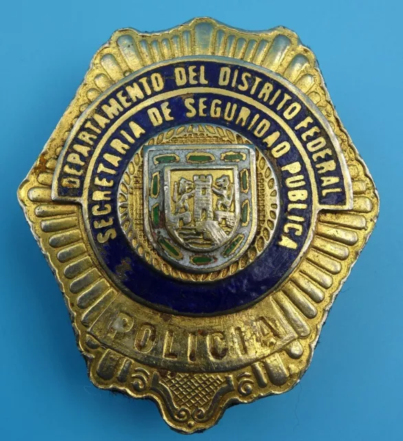 Q64, OBSOLETE Distrito Federal - Mexican Police badge.