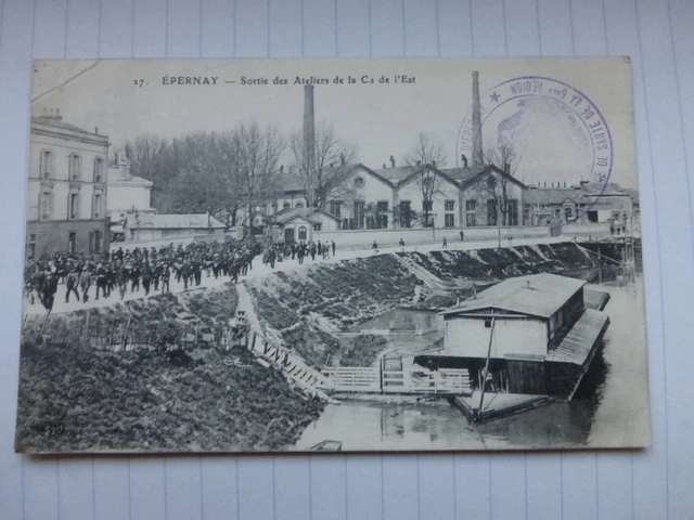 CPA Epernay - Exit des Ateliers de la Cie de l'Est houseboat 1915 very lively