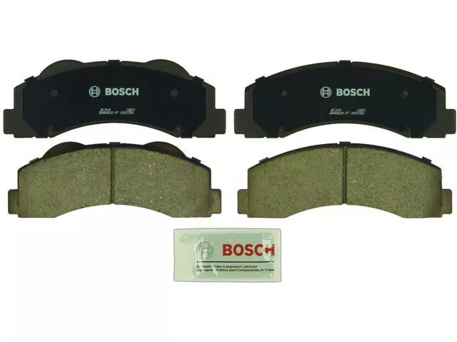 Front Brake Pad Set For 2010-2017 Lincoln Navigator 2012 2011 2013 2014 QZ967MS