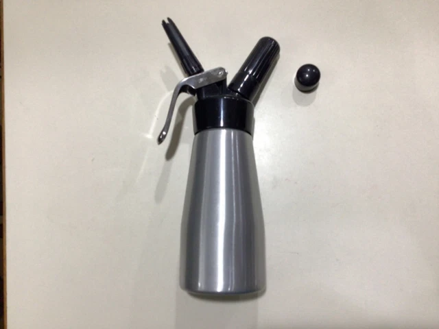 Isi Whipped Cream Charger Whipper Dispenser .25L 1/2 pt P282 Austria EUC