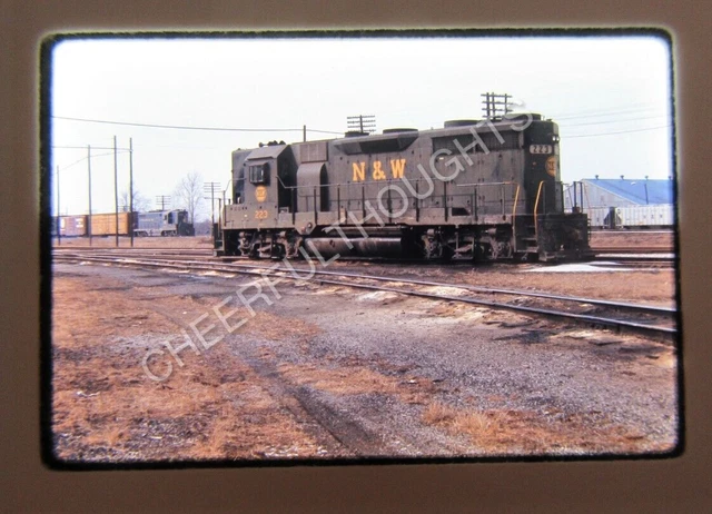 Original '72 Ektachrome Slide NW Norfolk Western 223 GP35 New Haven, IN   36K51
