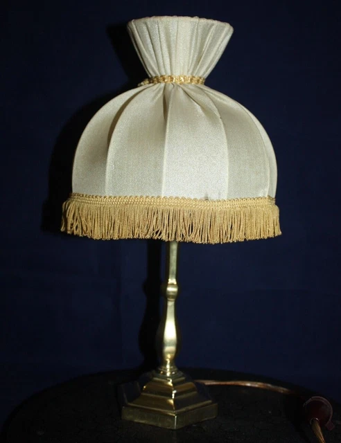 ANCIENNE LAMPE SUJET Porcelaine Biscuits Et Bronze Dore Perles Style
