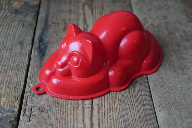 Vintage Plastic Cat Jelly Blancmange Mould Red