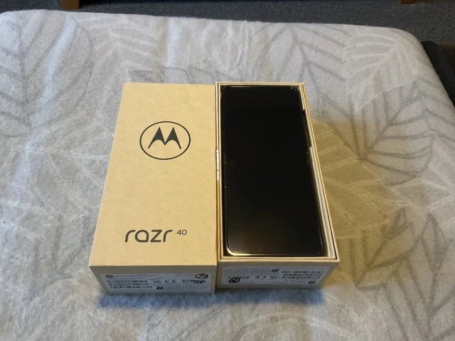 Smartphone Motorola Razr40 XT2323-4 256Go Vanilla Cream 8Go RAM - Version Japonaise Débloquée - Neuf Sous Boîte