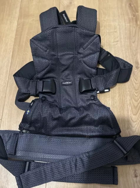 Baby Bjorn Baby Carrier One Air, 3D Mesh, Anthracite in Excellent Condition