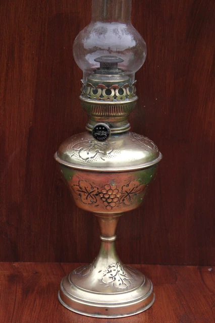 Magnifique Ancienne Lampe à Pétrole, Pied en Laiton, Verre