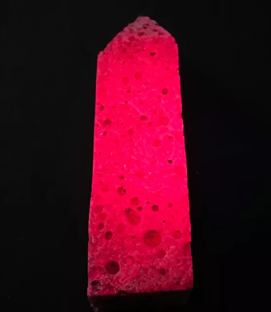 61g   Natural Red Corundum Ruby Crystal Rough Specimen Glow Under UV Light