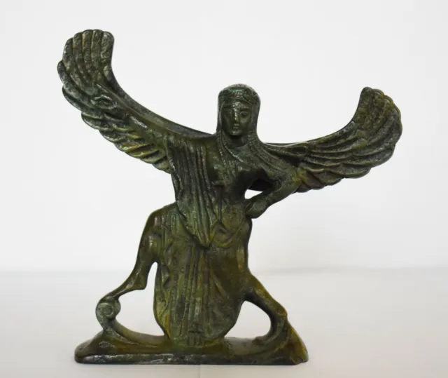 Nike striding forwards - Goddess of Victory - British Museum - Replica - Bronze