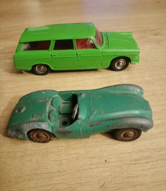Lot De 2 Pompes à Essence Esso En Aluminium - Mettalix/Aludo (époque Dinky)