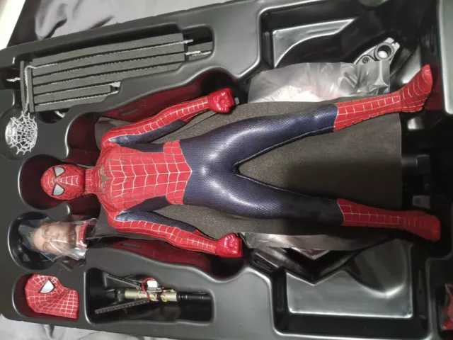 Hot Toys No Way Home Friendly Neighborhood Spider-Man 1/6 Figure