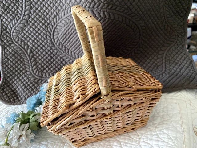 Petit Panier Ancien En Osier Tressé – Marron, Avec Poignée (20 X 15 X 15 Cm)