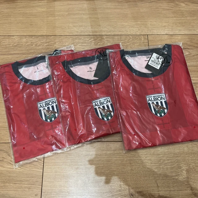 West Bromwich Albion Football Club & Country Jersey Tshirt Shirt Red Size XL