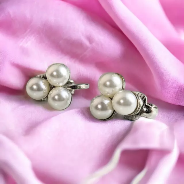 Lovely Vintage Jewellery Silver-Tone Faux Pearls Clip-on Earrings