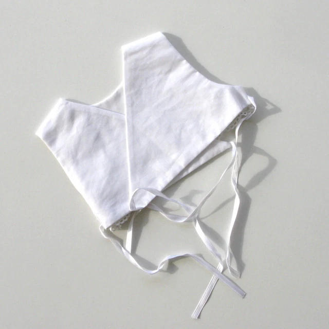 Authentique vintage Bustier bébé de marque française Blanche dentelles - Neuve Authentique vintage Bustier bébé de marque française Blanche dentelles - Neuve