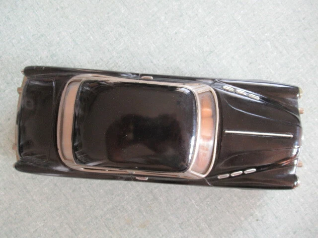 Superbe Voiture Miniature Buick Roadmaster Années 50 – Friction Métal