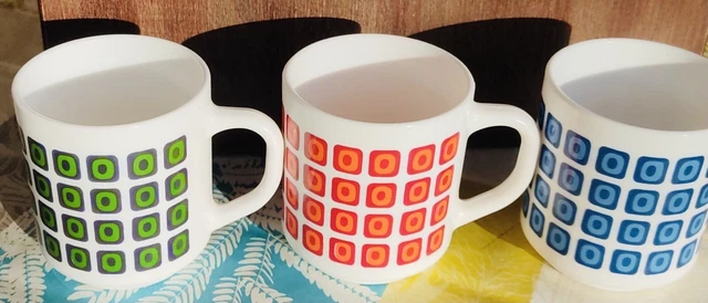 Lot de 4 tasses Arcopal - Brocante Le local à trouvailles