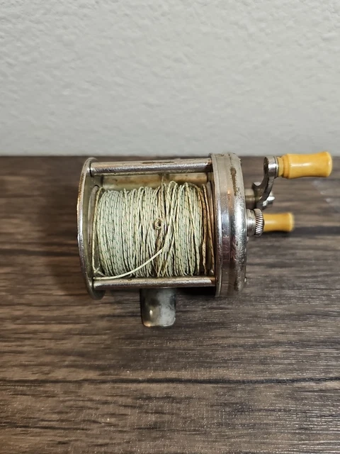JAMES HEDDON'S SONS DOWAGIAC MICH 3-35 Vintage Fishing Reel
